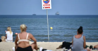 Zakaz wchodzenia do wody na trzech morskich kąpieliskach
